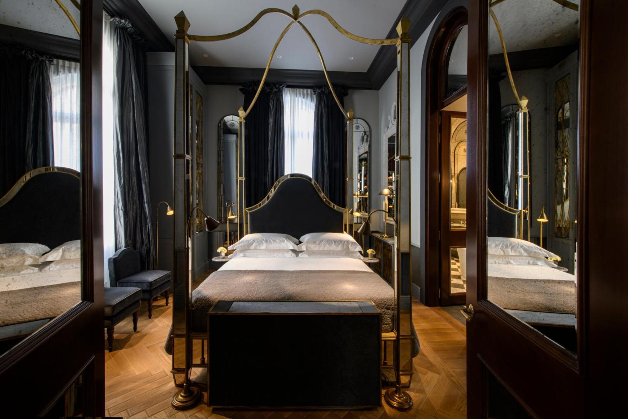 Helvetia&Bristol Firenze - Starhotels Collezione Εξωτερικό φωτογραφία A room at the Hotel de Crillon